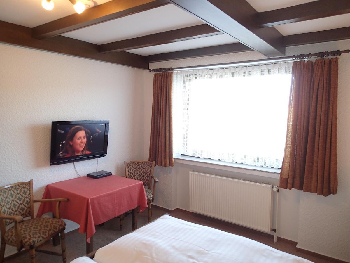 Hotel-Garni Pfeffermuehle Emmerthal Room photo